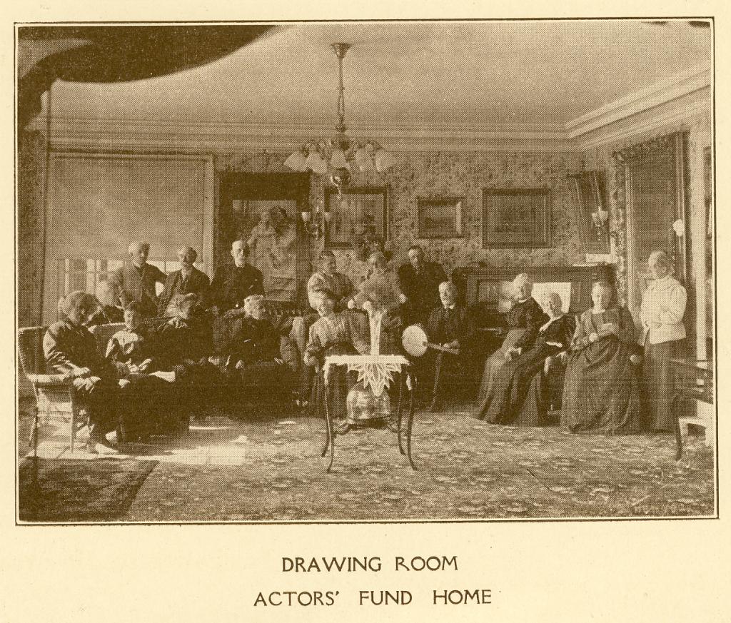 Residents gather in the drawing room at the Actors Fund Home, Staten Island, c. 1917. | Photo by Entertainment Community Fund