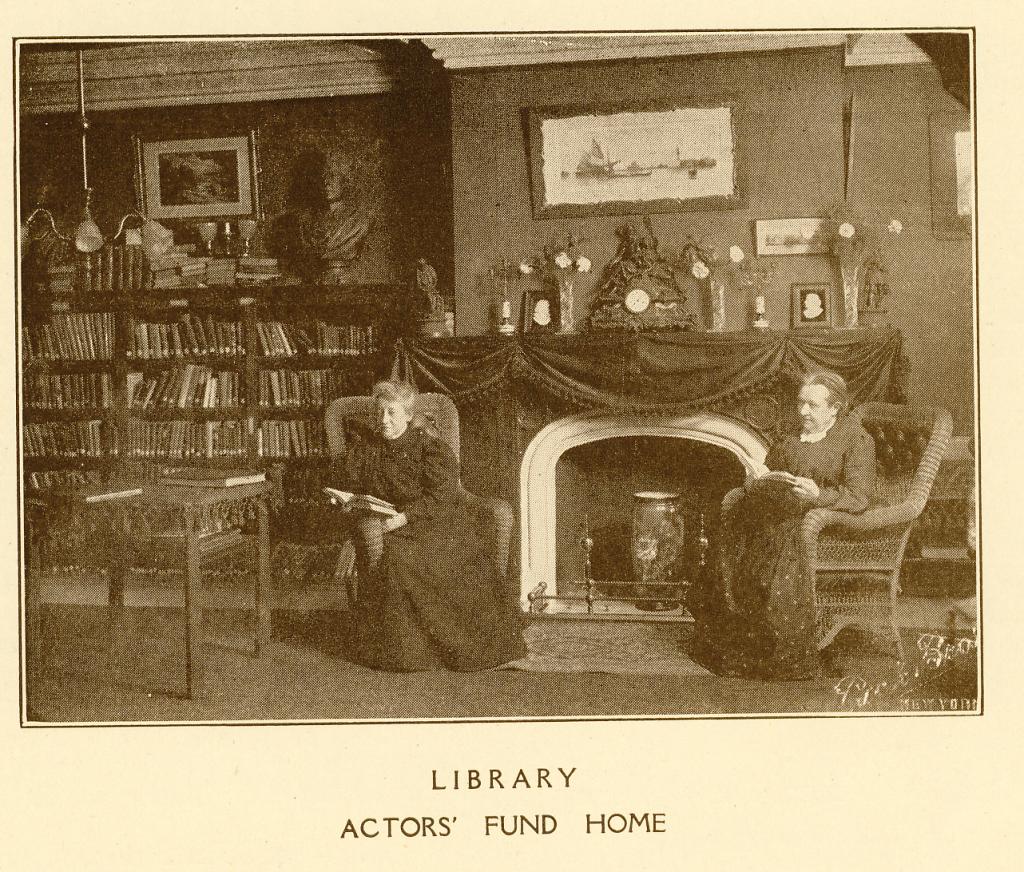 The Library at the Actors Fund Home, Staten Island, c. 1917. | Photo by Entertainment Community Fund