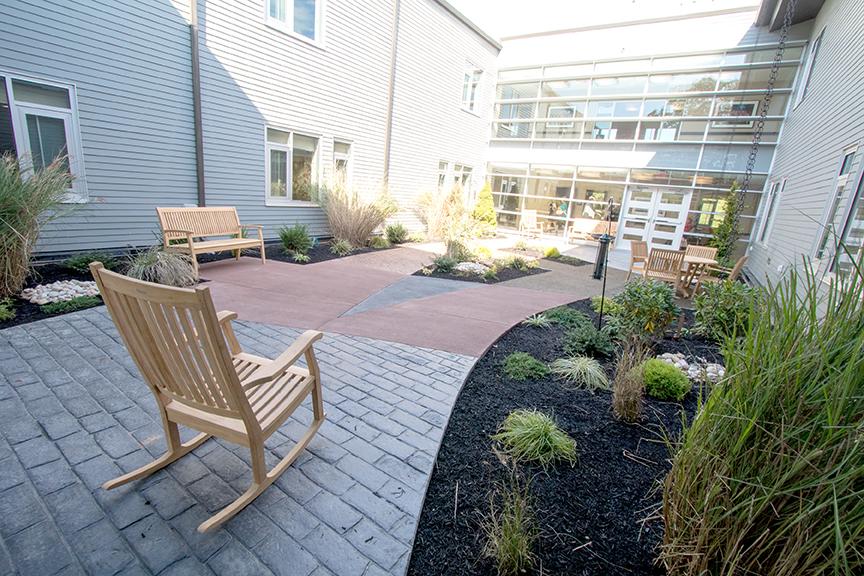 Accessible gardens provide places for outdoor reading, respite and exercise. | Photo by Don Pearse Photographers, Inc.
